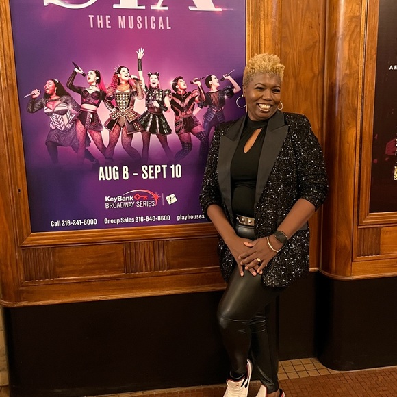 Lisa Rinna button front sequin black jacket, previously loved - Picture 12 of 12